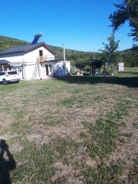 Doar schimb, casa la semi-munte cu apart. in Bucuresti, Arges, 2.5 ore